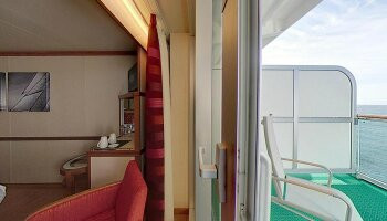1549560754.2805_c823_P&O Cruises Azura Accommodation Balcony Cabin.jpg